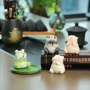 Bộ decor gấu trúc ếch xanh kết hợp cùng bình thuỷ sinh thu hút tài lộc cầu bình an trang trí bàn làm việc