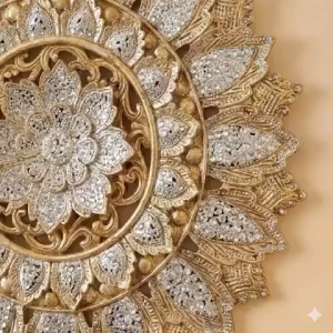 ไม้แกะสลักติดผนัง ขนาด 60cm ลายดอกไม้ ปิดทองคำเปลว ประดับกระจกขาว งานฝีมือล้านนา ตกแต่งเพดาน โคมไฟ เสริมฮวงจุ้ย