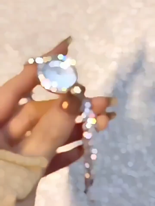 【 In Stock 】Fashion And Exquisite Womens Diamond Bracelet Watch Advanced Silver Round Dial Watch Fishtail Watch Jam Tangan Gelang Berlian Penuh镶钻手链手表