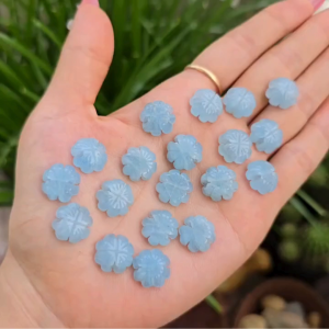 Q2516 Charm cỏ lá Aquamarine xanh dương cánh khắc dẹt cân đối sẵn lỗ 2li hợp Thủy & Mộc - Phong Thủy TUDO