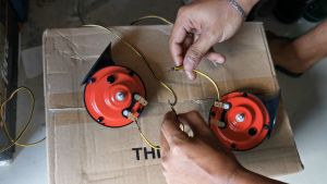 Automobile Fanfare Horn Double Hi & Lo 12V Black Color For Motorcycle Car Truck Jeep Tricycle etc.DL32E Made in Italy