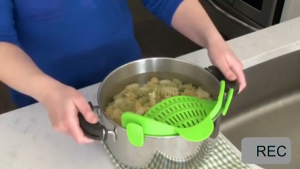 Durable Heat-Resistant Adjustable Silicone Colander - Aberzey 1pc Clip-On Pot Strainer - Easy Food Drainage for Noodles Pasta Veggies and Fruits Kitchen Tool