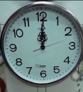 Jam Dinding Melodi Besar Estiloren HS T52053 Diameter 45 cm Desain Elegan Untuk Dekorasi - Lazada