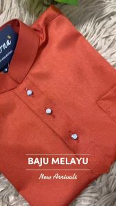【 BAJU MELAYU SEMPURNA RAYA 2025】Baju Melayu Slim Fit Budak & Dewasa WARNA BRICK ORANGE SEPASANG Kain Cotton 👉🏻 C018BM BMC
