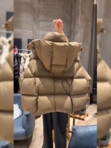 เสื้อแจ็คเก็ตผ้าฝ้ายขนเป็ดหนาสำหรับผู้หญิง ฤดูใบไม้ร่วง/ฤดูหนาว 2025 ทรงสั้น พร้อมฮู้ด ดีไซน์เก๋ไก๋ ดีเทลซิป แขนยาว ปกติ