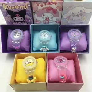 จัดส่งจากจีน [2025] สินค้าใหม่นาฬิกาเรืองแสงสำหรับเด็กแบบบรรจุกล่อง Sanrio Jelly Watch Kuromi Girl Heart Cartoon Luminous Quartice Watch Gift 317