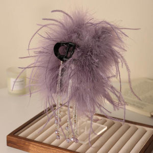 Elegant Feather Tassel Hair Clip Womens New 2025 Shark Tail Hair Clip Plush Hair Accessories Bun Maker Gentle Style for All Hair Types
