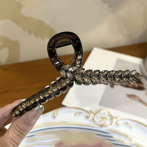 Elegant Bead Claw Clip Womens Stylish Hair Accessories Versatile Shark Clamp Glowing Back of Head Bun Clip Fashionable Hair Grips