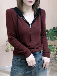 เสื้อสเวตเตอร์มีฮู้ดแบบสวมหัวแขนยาวสไตล์เกาหลีสำหรับผู้หญิงในฤดูใบไม้ร่วงปี 2023 เสื้อยืดแฟชั่นสไตล์เกาหลีที่สวมใส่ได้หลากหลาย