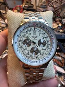 Đồng hồ nam JOUIR 2006 QUARTZmáy Nhậtsize 415-44mm cả númchạy full 6 kim 1 cốtKim 2 lịch và kim 24hmặt vàng chanhđáy xoáy chống nước 5 ATM dây thép không gỉ khóa zin