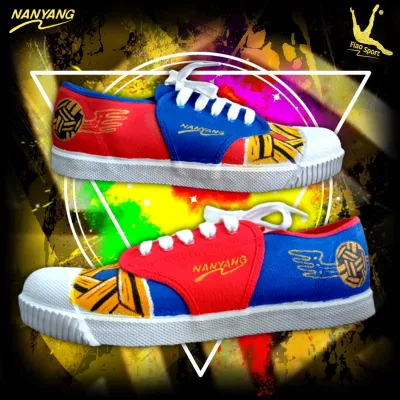 รองเท้าตะกร้อ รองเท้านันยางแท้เพ้นท์ลายแดงน้ำเงิน ซักได้สีไม่หลุด รับประกันคุณภาพ ไม่ตรงปกยินดีคืนเงินMade in Thailand