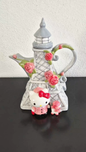 Blue Sky ceramic Hello Kitty in front of Paris Eiffel Tower teapot decoration