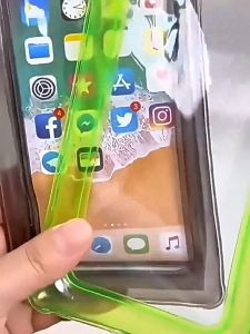 LUCKY KITCHEN HOME CellPhone Waterproof Bag (RANDOM COLOR)