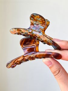 Large Size Shark Hair Clip Womens New 2024 Stylish Sensation Acetate Hair Grips Girlfriend Brand Korean Style Fresh Outburst