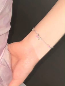 GLAMOR✨กำไลข้อมือเงินแท้ Pinkeron สร้อยข้อมือโบว์สีชมพู กำไลผู้หญิงสไตล์เกาหลี เงิน925 กำไลแฟชั่น