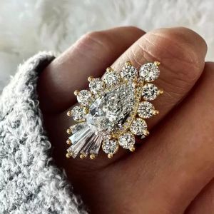 Huitan Geometric Design Women Ring Wedding Engagement Luxury Lady Fashion Accessories Silver Color/Gold Color Jewelry with CZ