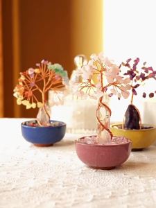 1 Cây Trang Trí May Mắn Bằng Pha Lê Tự Nhiên Với Đá Thạch Anh Hồng & Đế Lát Mảnh Mã Não Phong Thủy Trang Trí Nhà Cửa Cây Tiền Tài Với Thiết Kế Dây Đồng Quấn
