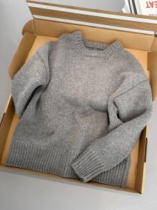 เกาหลี  สีเทาระดับไฮเอนด์ เสื้อสเวตเตอร์ ผู้หญิง ฤดูใบไม้ร่วง ฤดูหนาว ถักเหนือศีรษะคอกลม เสื้อท่อนบน สบาย นุ่ม แคชเมียร์ เสื้อสวม