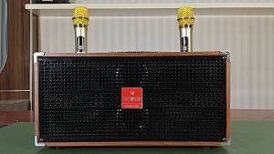 Trọn bộ loa xách tay Ontekco 2652 kèm micro không dây UHF chống hú loa 2 bass 16 2 treble kết nối bluetooth aux nhỏ gọn thời gian sử dụng được lâu phù hợp cho gia đình văn phòng hội nhóm