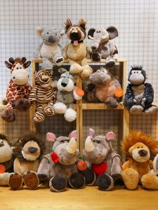 รูปตุ๊กตาสัตว์ป่า Realistic Forest Lion Monkey Elephant Rhinoceros สำหรับเด็กผู้ชายและเด็กผู้หญิง อายุ 13 ปี ผ้าฝ้าย PP Cotton