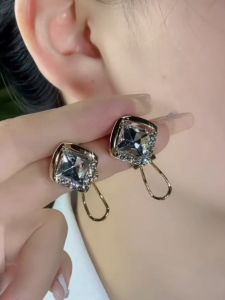 Elegant Grey Square Diamond Embedded Earrings Fashionable Simple Stylish Versatile High Quality Fashion Jewelry Accessories