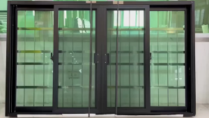 🔥ขายดี🔥 หน้าต่างเซฟตี้อลูมิเนียม+กรงสแตนเลส 180X110ซม. สี กันขโมย-กันตก แบบหนา ลื่นง่าย สำหรับบ้านและวิลล่า