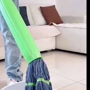 Self-twisting water mop no hand wash fiber for home use lazy persons rotating mop super absorbent multifunctional for both dry and wet use.