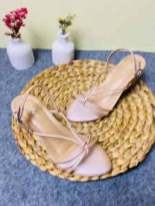 Heels wanita Larisa 5 cm terbaru hak tahu tali gesper murah