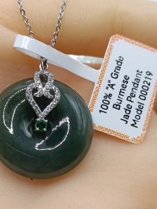 ❤️100％ Authentic Brand New Set "A" grade Burmese Jade pendant lovely greenish-blue colour highly sought after perfect good size high translucency lustrous surface S925 sterling silver zirconia diamonds frame rarely available symbolise peace and prosperity