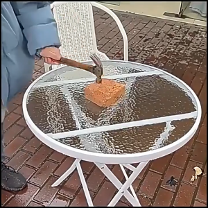 Outdoor Coffee Table Patio Round Bistro Table Metal Frame Tempered Glass Top for Balcony Backyard Lawn Balcony Pool
