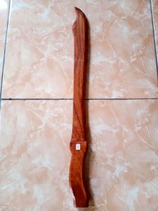 MANDAU KAYU MAINAN PERAGAAN LATIHAN BELADIRI PENCAK SILAT/MANDAU mainan