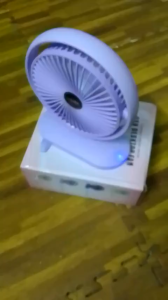 Quạt Mini Để Bàn Mã 806 – Tích Điện Xoay 360 Cổng Sạc USB Tiện Dụng