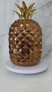 ชุดมีด ส้อมและช้อน ชุดสับปะรด ABS Shell สแตนเลสสตีลบนโต๊ะอาหาร 24 ชุด Pineapple bottle tableware set