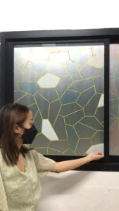 ฟิล์มติดกระจกแบบสุญญากาศ ลายดอกโบตั๋น ยาว2เมตร สติกเกอร์ติดกระจกบ้าน ฟิล์มฝ้าติดกระจก ประตู หน้าต่าง สติกเกอร์ติดกระจก