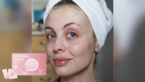 EELHOE Gentle Cleansing Oil ออยล์ล้างเครื่องสำอางสูตรอ่อนโยน ให้ความรู้สึกสบาย เหมาะสำหรับใช้ล้างหน้ารอบดวงตาและริมฝีปาก เนื้อบางเบา ไม่ทำให้ผิวแห้งตึง เป็นทางเลือกใหม่ในการล้างเครื่องสำอาง