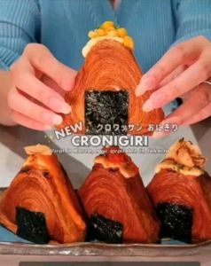 Cetakan kue cronigiri ring segi tiga