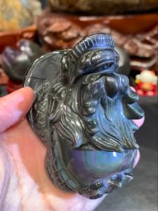 obsidian color 紫绿彩光🌈天然黑曜石雕刻💯 招财辟邪龙龟  高height: 5cm  宽width: 8x6cm  重weight: 0.25kg