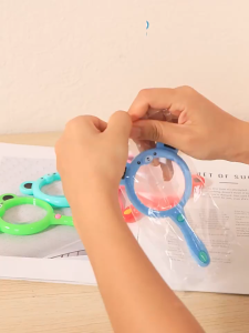 MAINAN IMAJINATIF LUP KACA PEMBESAR MAINAN DENGAN KARAKTER LUCU KAWAII / LUP KACA PEMBESAR / MAINAN ANAK