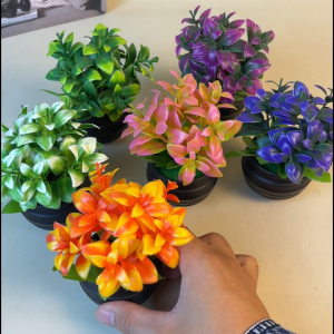Tanaman Hias Pot Bunga Mini Plastik Artificial Lily Flower Ornamen Dekorasi Rumah COD PBP219
