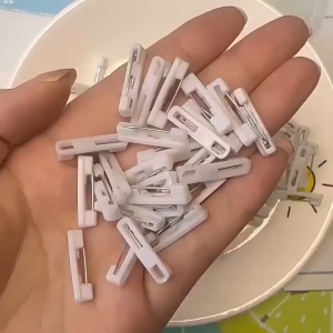 100pcs 3.1cm Plastic Name Badge Lapel Brooch Safety Pin Bar With Adhesive Backing Blank Base