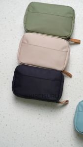 Pouch makeup bahan parasut