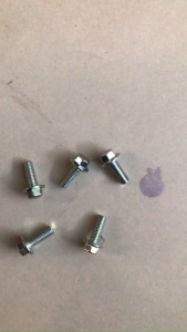 ỐC BẮT ĐĨA 5 CÁI-6LI CHO WAVE 110 THÁIFUTURE IAIR BLADE 2020 VÀ VARIO 2018 TRỞ LÊN RÁP LÊN ZIN THEO XE