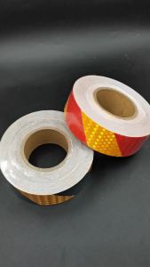 Stiker Reflektor Stiker Reflektif Hitam Kuning Police Line Stiker Pemantul Cahaya 5cm*45m