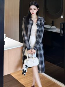 Áo Sơ Mi Nữ Dài Tay Dáng Rộng Kẻ Caro Dài Quá Đầu Gối Mỏng Màu Đen Trắng Thời Trang Xuân Hè Thường Ngày Chống Nắng