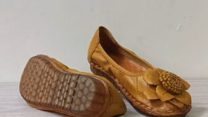Sepatu Wanita Kulit Melati: Flat Wanita Clarkts