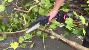 BOHU เลื่อยไฟฟ้าแบต 6/8 นิ้ว 10 ก้อน Li-ion แบตเตอรี่ 9999W นำเข้าจากเยอรมัน รับประกัน เลื่อยโซ่ไร้สาย เลื่อยโซ่ไฟฟ้า เลื่อยไฟฟ้าไร้สาย ​เลื่อยยนต์ตัดไม้ เลื่อยตัดไม้ เลื่อยไร้สาย เลื่อยยนตัดไม้ เลื่อยโซ่ยนต์ เลื่อยโซ่ ชุดเครื่องมือฟรี