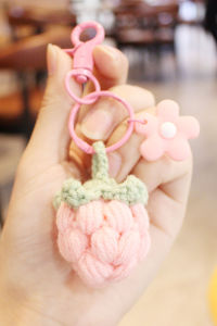 Handmade Strawberries Car Keychain Cute Cartoon Knitted Keyring for Girls Soft Plush Material Creative Gift Keychain