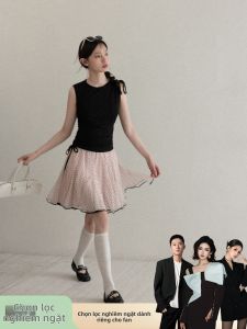 Cantonstory | Áo kiểu không tay cổ tròn eo thon màu đen