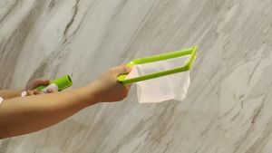 High-Efficiency Green Portable Pool Cleaning Net with Ergonomic Handle Cleaning Supplies