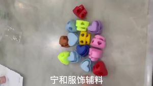 5Pcs Heart Shape Plastic Cord Locks Double Hole Spring Toggle Anti‑Slip Garment Stoppers Clothing Fastener Accessories